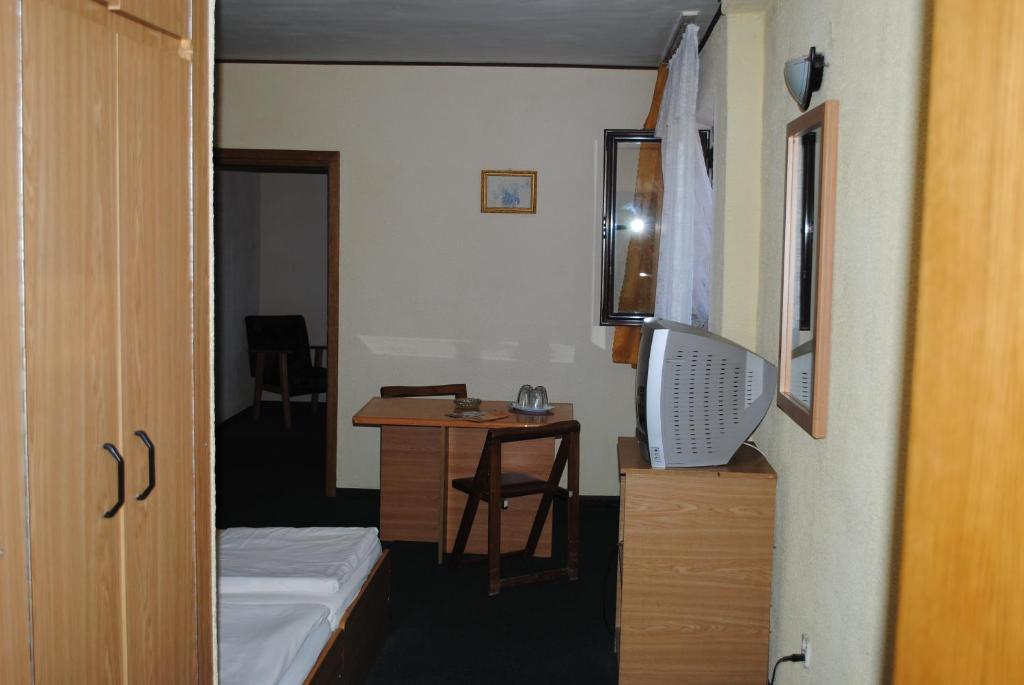 Scheia Hotel West الغرفة الصورة