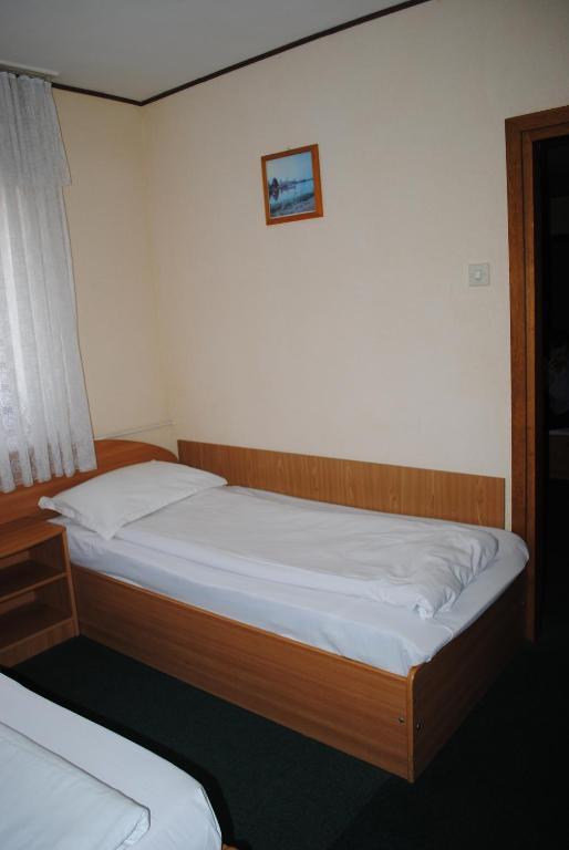 Scheia Hotel West الغرفة الصورة