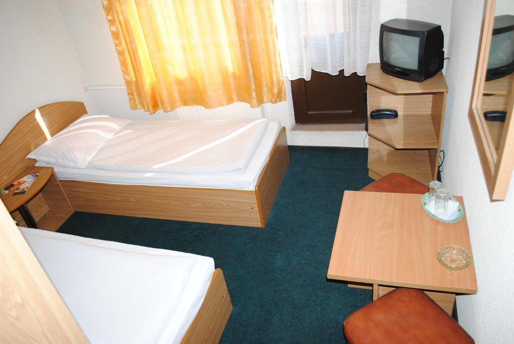 Scheia Hotel West الغرفة الصورة