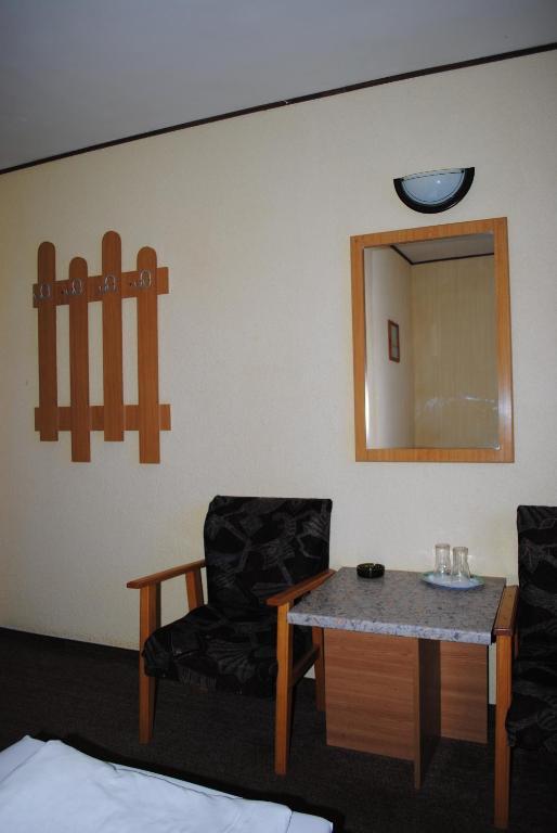 Scheia Hotel West الغرفة الصورة