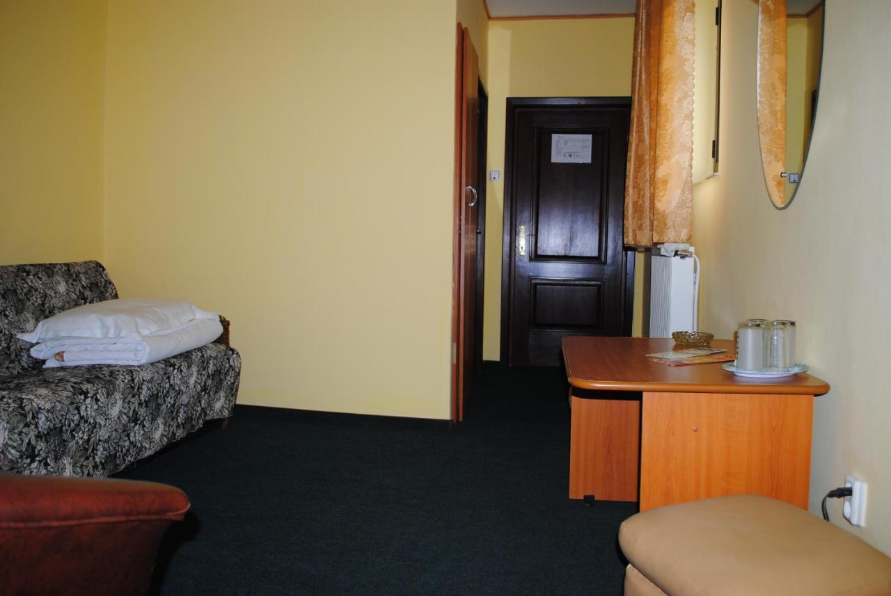Scheia Hotel West الغرفة الصورة